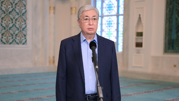 Президент Казахстана почтил память жертв январской трагедии