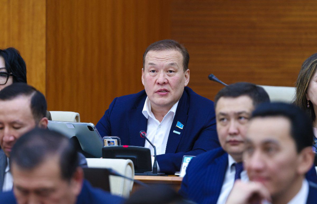 Депутат грант жүйесін қайта қарауды ұсынды