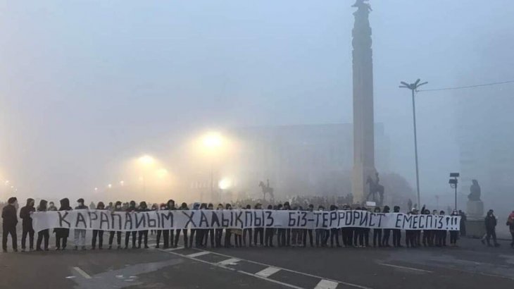 Журналист митингтен кейін қызмет құнын көтеріп жіберген адвокаттарға шүйлікті