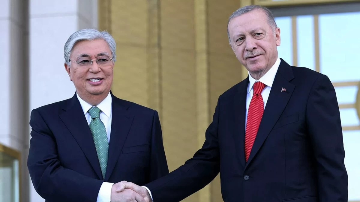 Токаев созвонился с Эрдоганом и пригласил в Туркестан