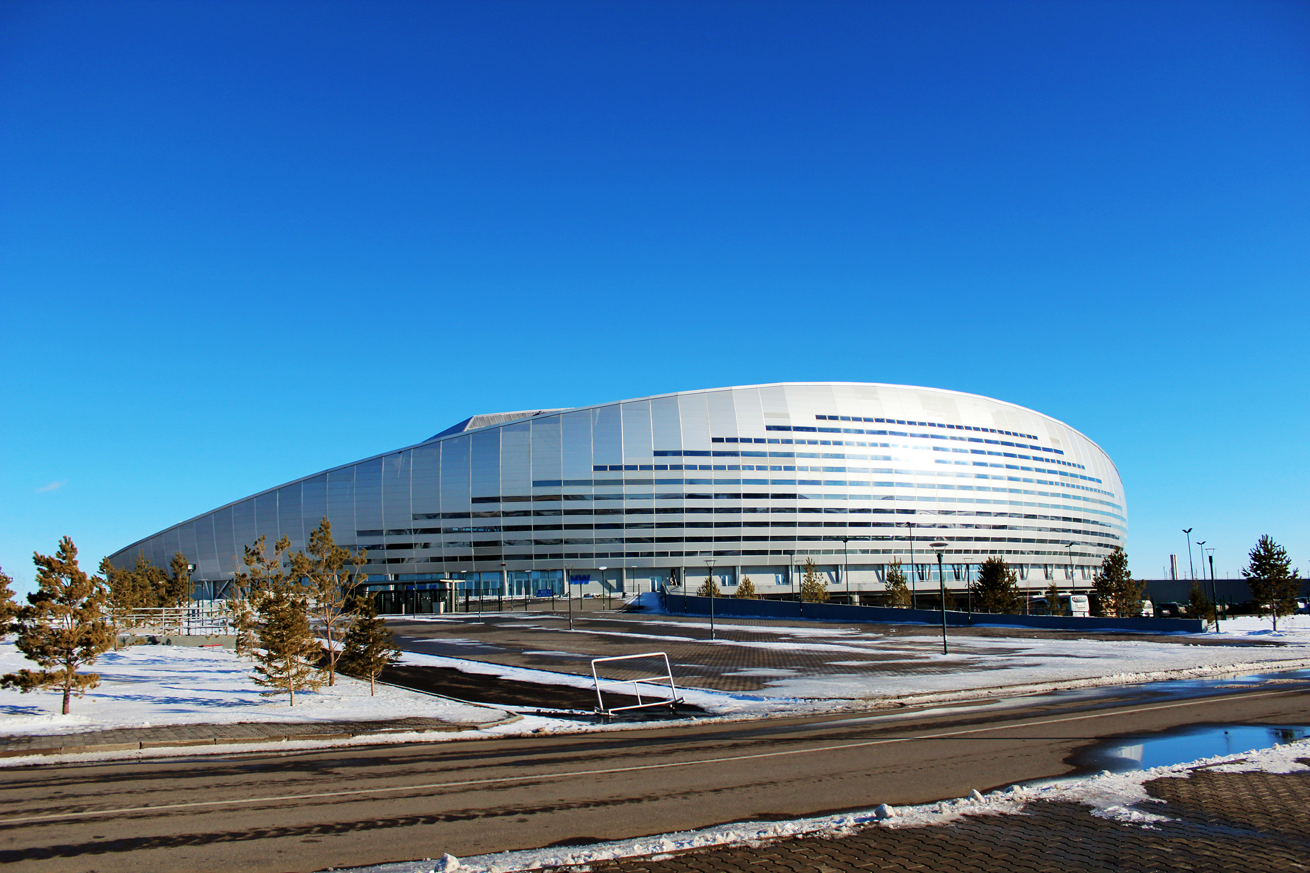 Во время матча в «Астана Арена» рухнула часть крыши