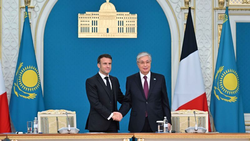 Франция президенті Макрон Қазақстанға келді