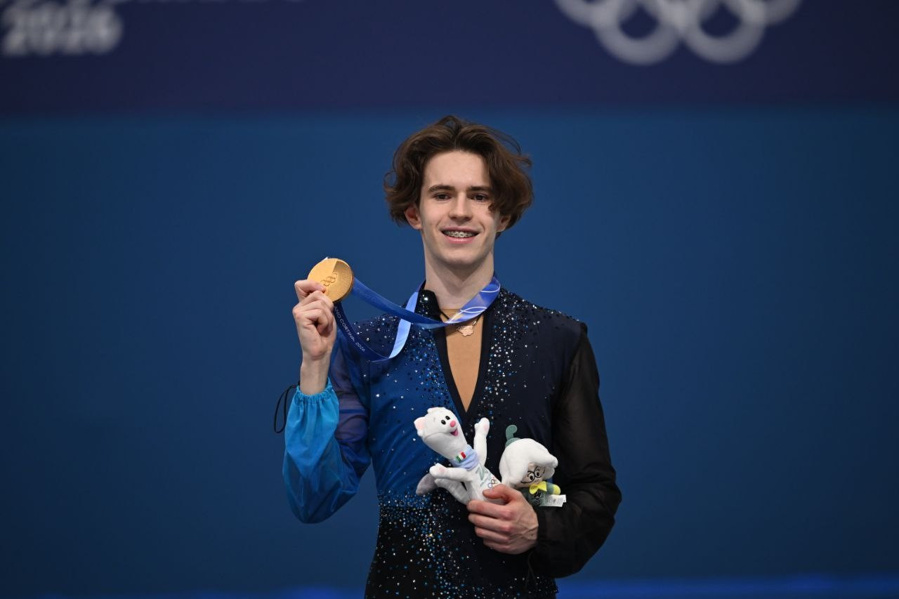 Как Казахстан поздравляет олимпийского чемпиона Михаила Шайдорова