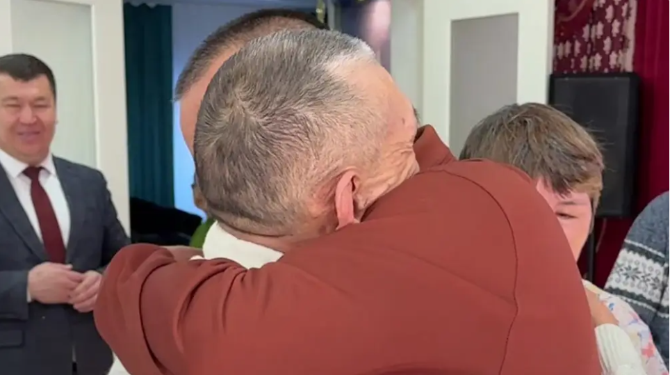 54 жылдық сағыныш: Ағайындылар қауышты