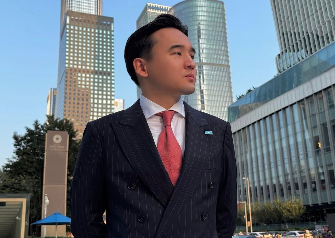 Әділ Балтабаев: әншіліктен Конституциялық комиссия мүшелігіне дейін