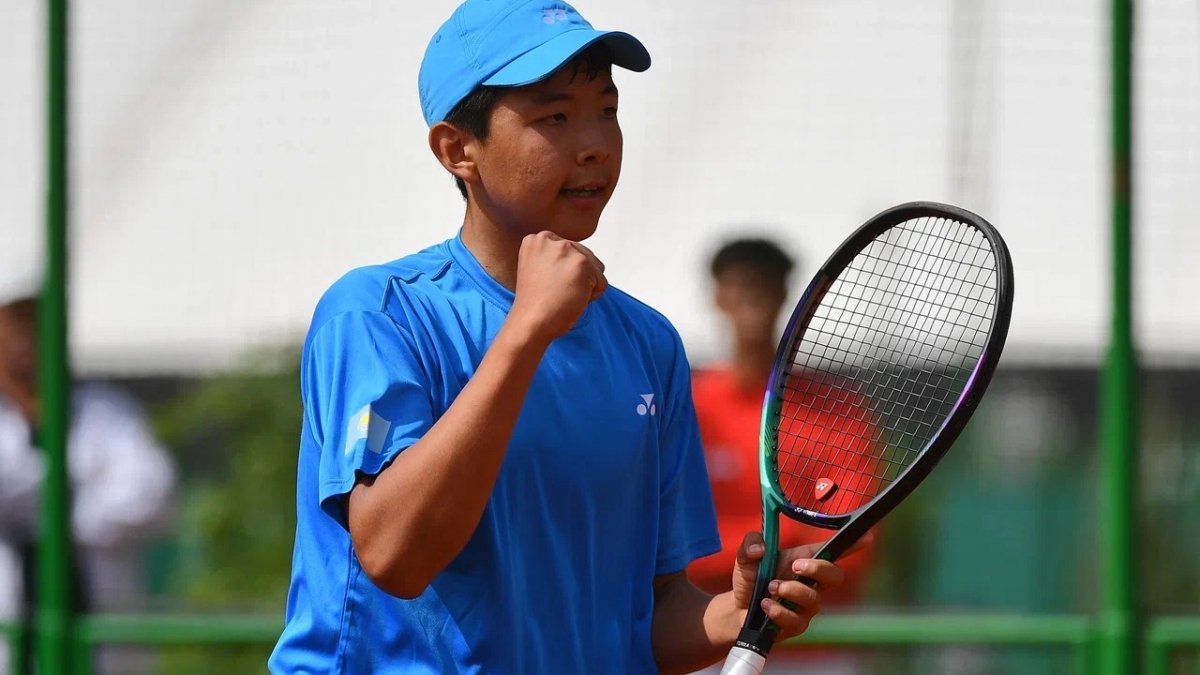 Сборная Казахстана по теннису разгромила команду Китая в отборе к ЧМ по теннису